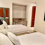 Townhouse Estancia del Virrey in walled city