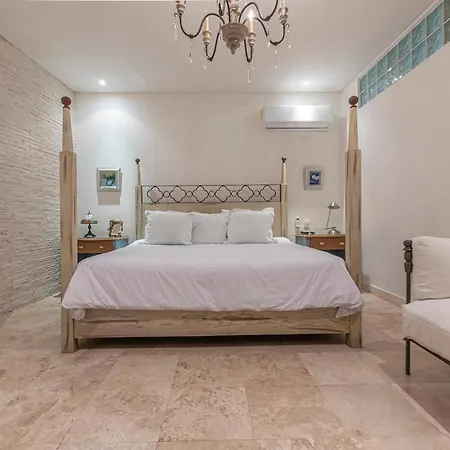 Townhouse Del Virrey In Walled Cartagena
