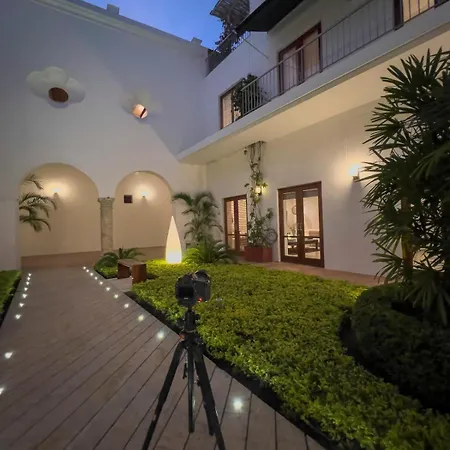 Townhouse Del Virrey In Walled Apartamento