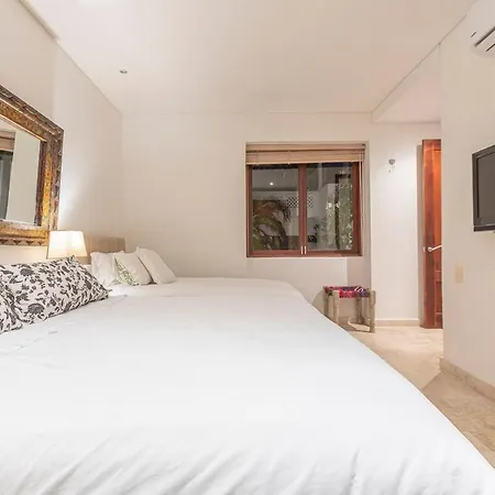 Townhouse Del Virrey In Walled