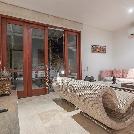 Townhouse Del Virrey In Walled *