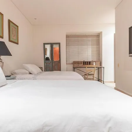 Townhouse Del Virrey In Walled *