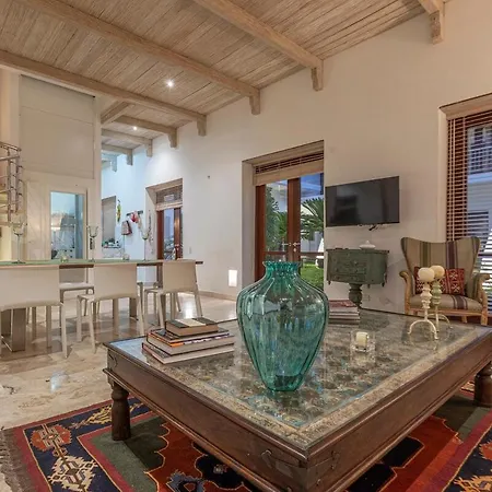 Apartment Townhouse Del Virrey In Walled Cartagena