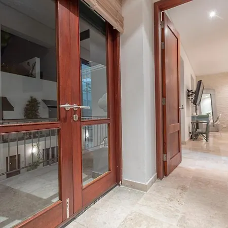 Apartment Townhouse Del Virrey In Walled Cartagena